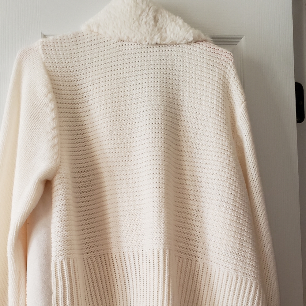 Sweater - Picture 2 of 4